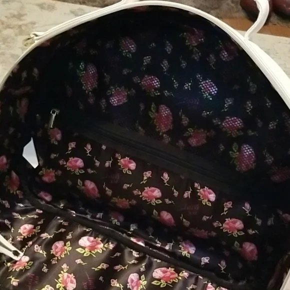 Betsey Johnson "Marilyn Monroe" Vintage Luggage Bag - Picture 5 of 10